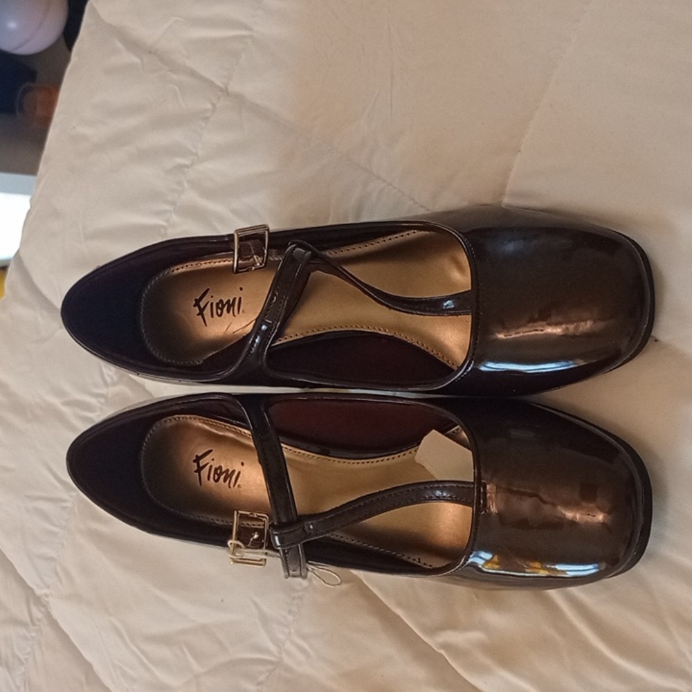 Vintage Fioni Patten Leather Block Heel T Strap Heels